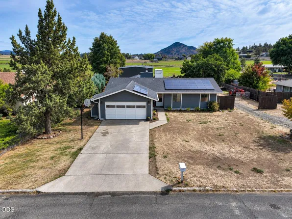 3098 NE Tennessee Ln, Prineville, OR 97754