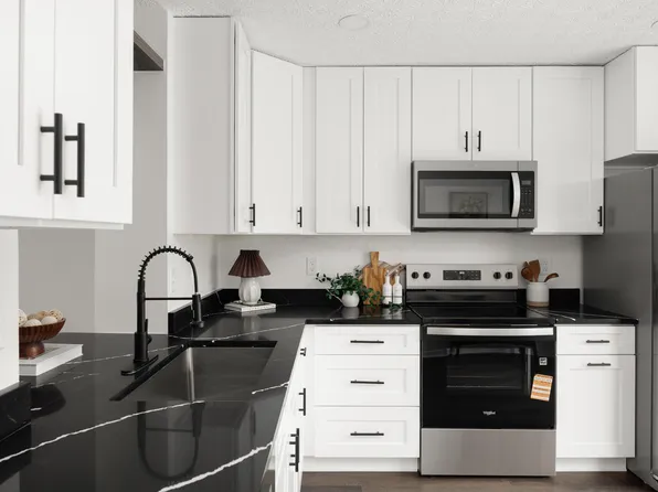 895 Robmeyer Dr, Columbus, OH 43207