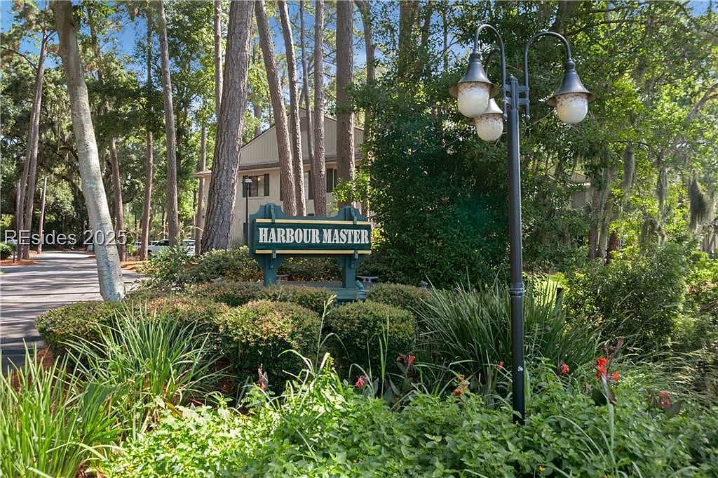 90 Gloucester Rd APT 203