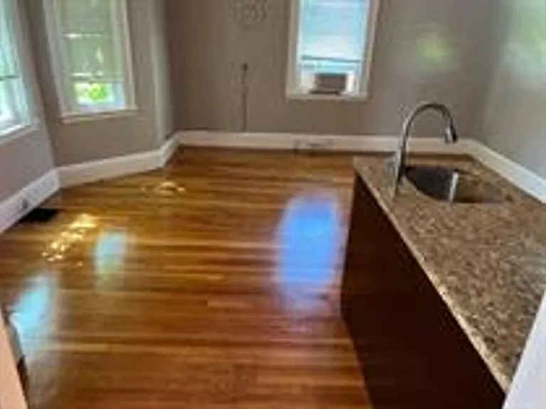 6 Cambridge Ter — Photo 1