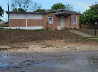 1312 Stadium Dr, Kerrville, TX 78028