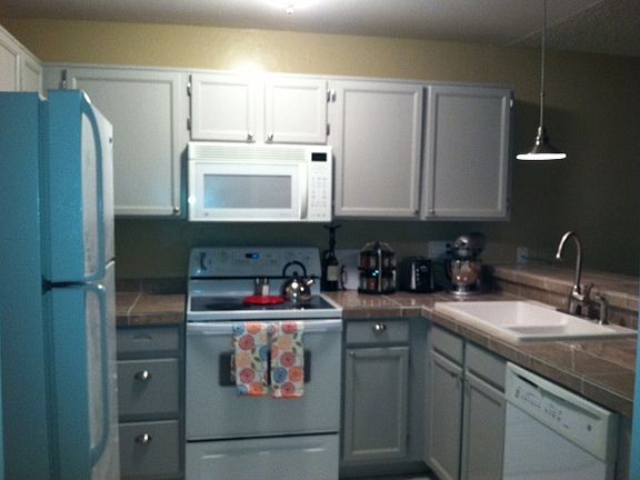granite tile, small appliances included