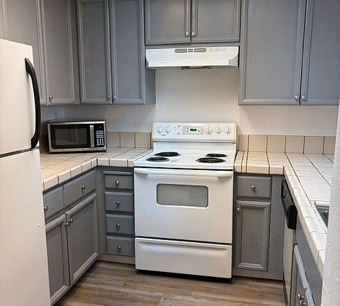 4th image of 3787 Stoneglen N