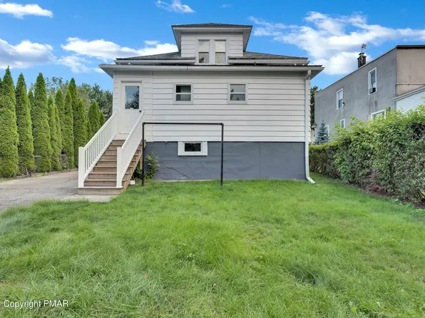 111 Allen St, Dunmore, PA 18512