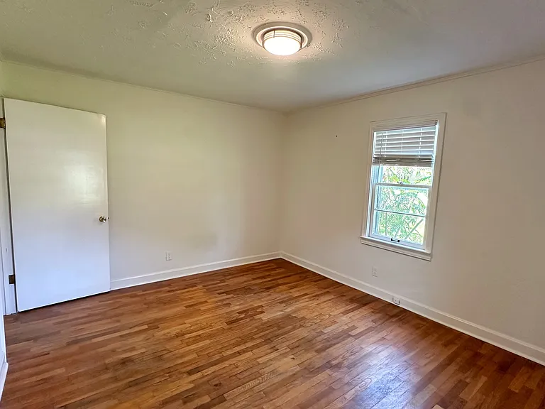 1703 Ryan Ave — Photo 12