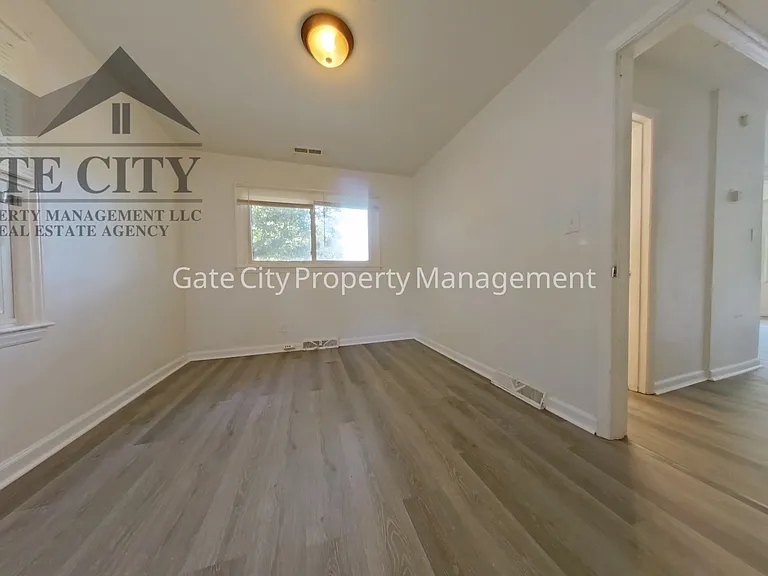 1903 Apex Pl — Photo 6