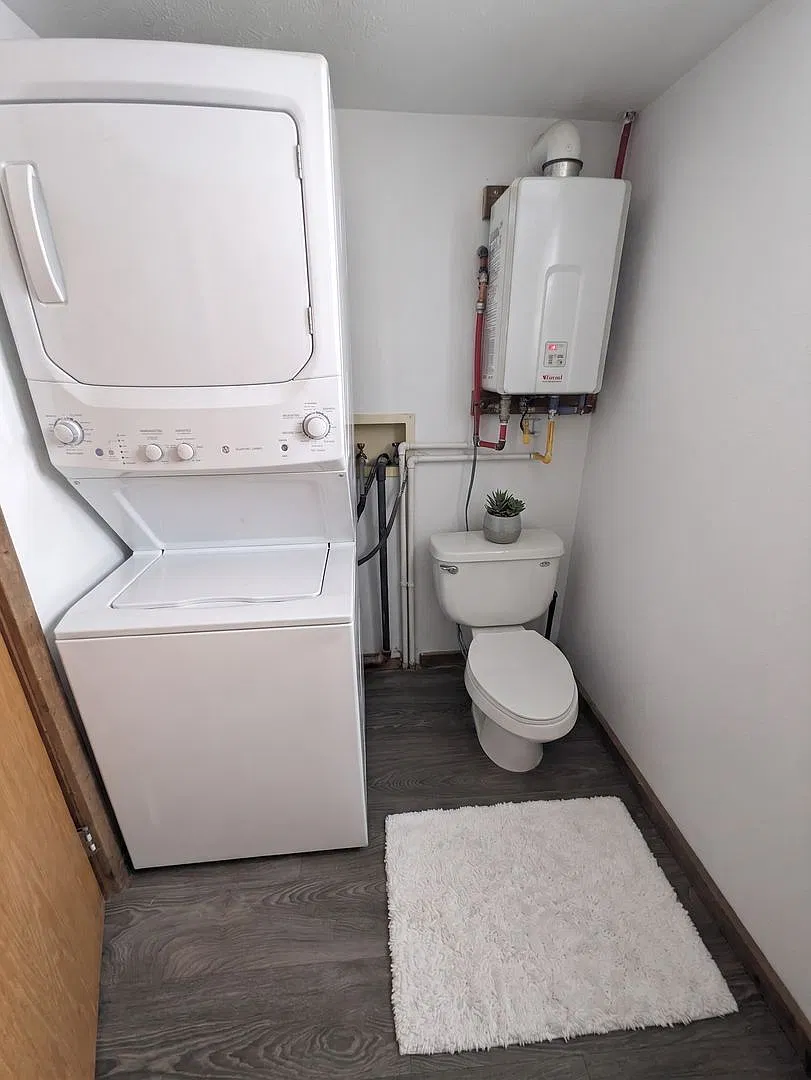Lovely 1 Bedroom Kamiah Cabin with Breathtaking Views — Photo 2