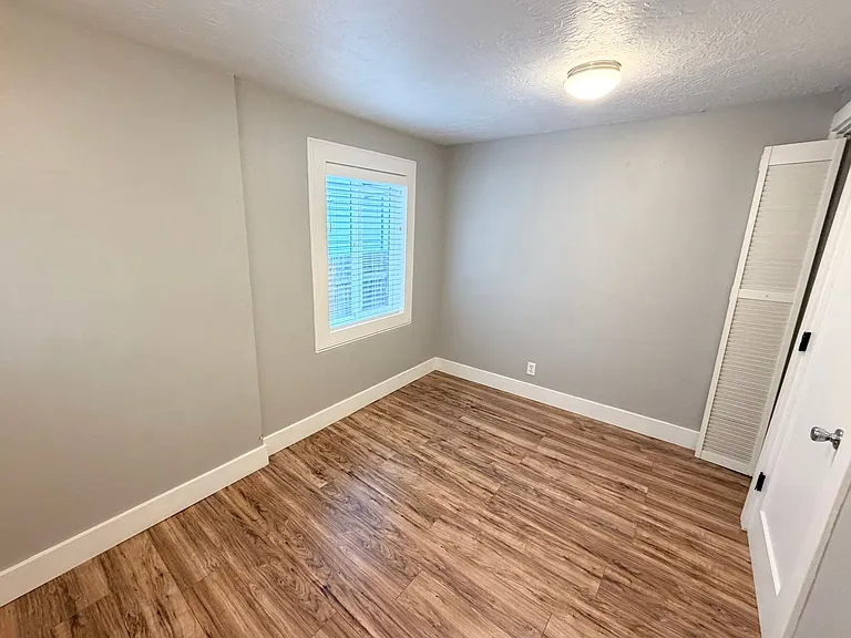 9216 N Portsmouth Ave — Photo 23