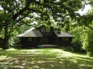 9A155 Hawthorne Dr, Apple River, IL 61001