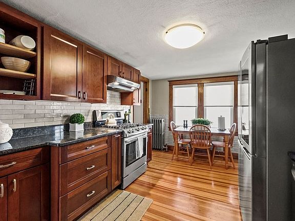 4th image of 156 South St