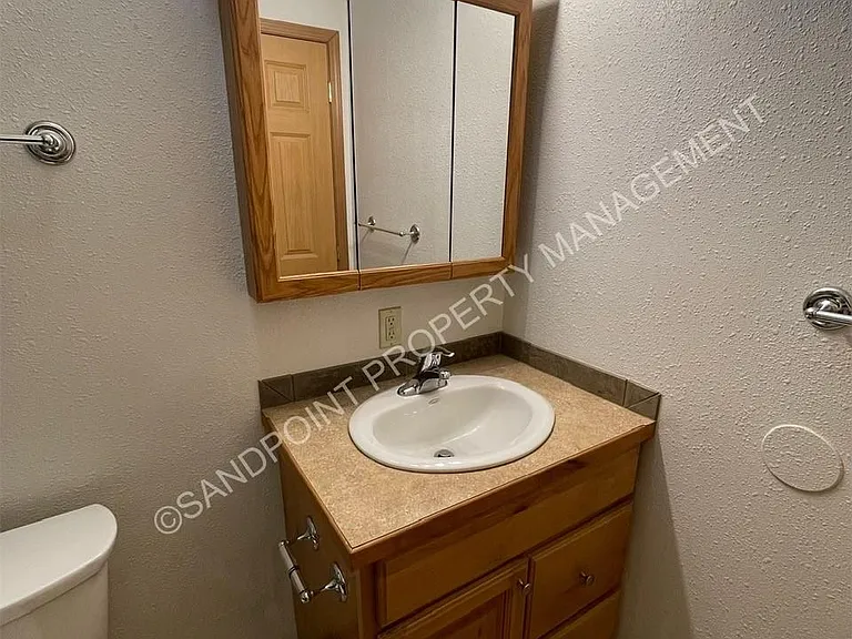 910 N Division Ave #102 — Photo 25