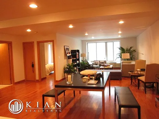 Rented by Kian Realty | media 33