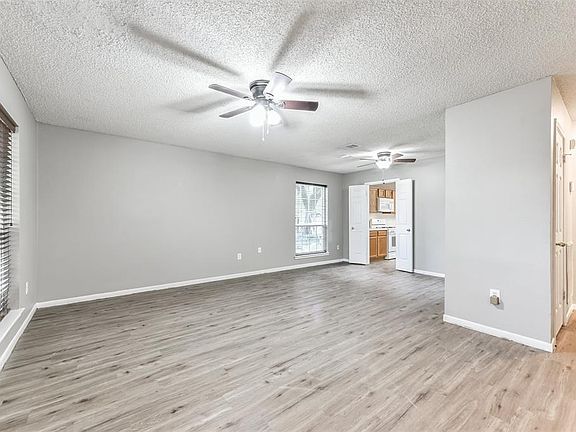 4th image of 3903 Ivywood Dr