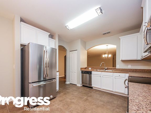 5th image of 3232 Queen Alexandria Dr