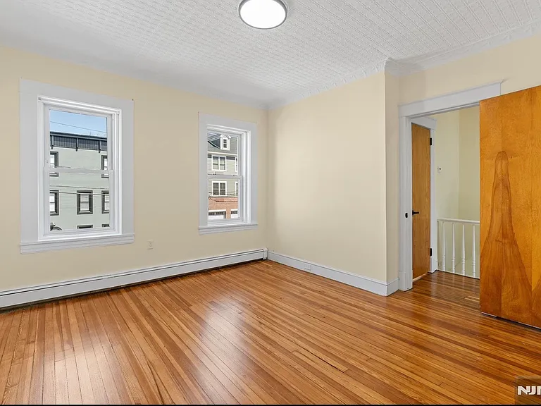 244 Lincoln Ave #2 — Photo 5