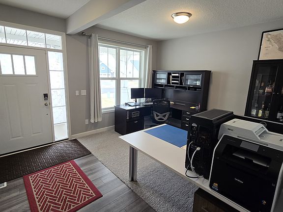 Entry and Flex Space