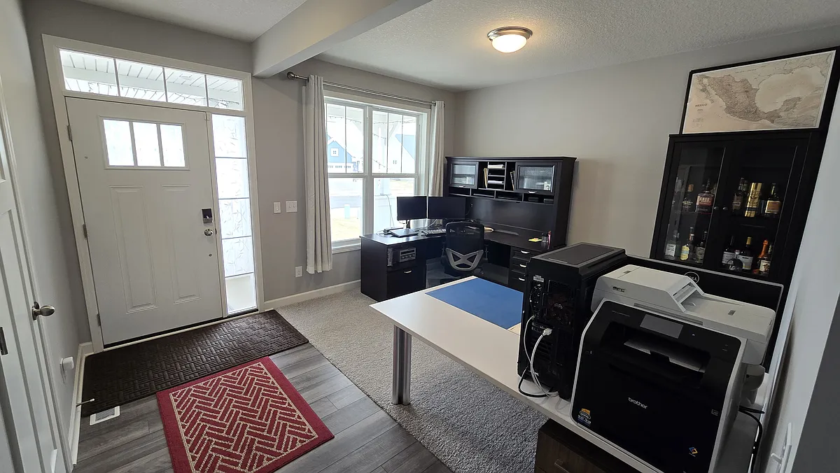 Entry and Flex Space - 1912 Arbor Ln