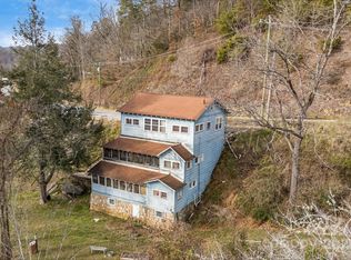 5454 Ela Rd, Whittier, NC 28789