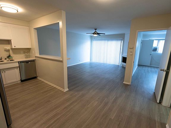 2nd image of 204 Washington Ave APT 106