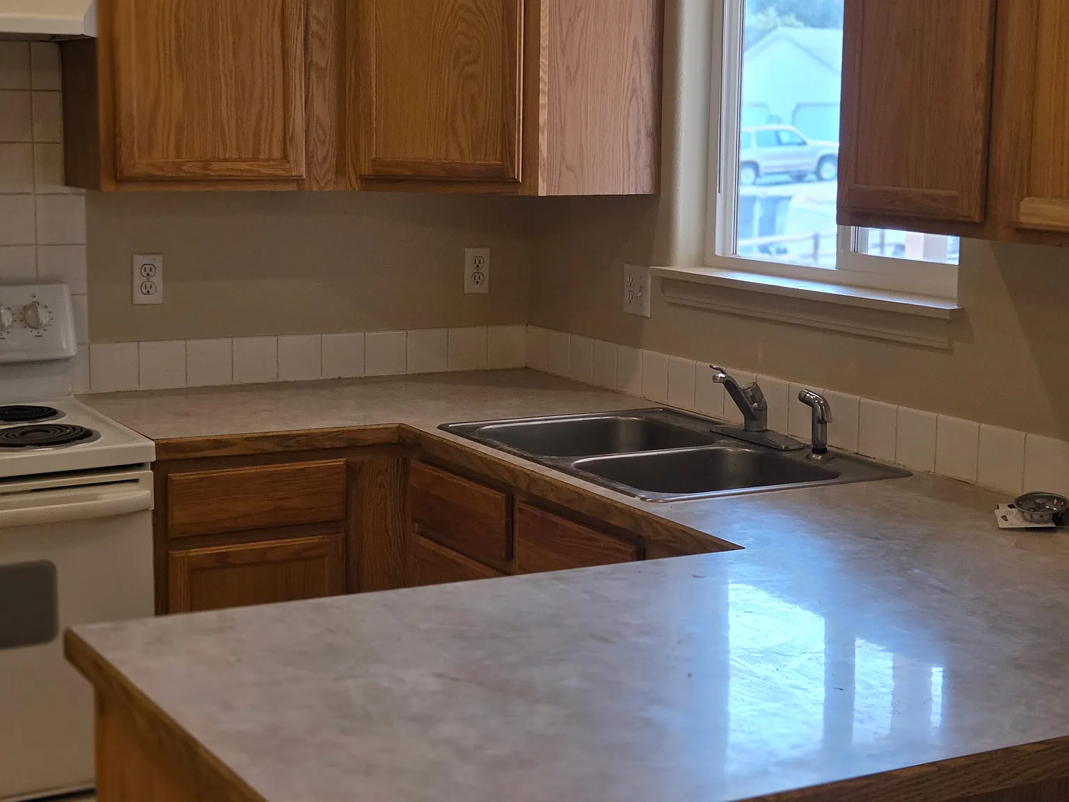 2 bed, 923 sqft, $1,300 — Photo 3