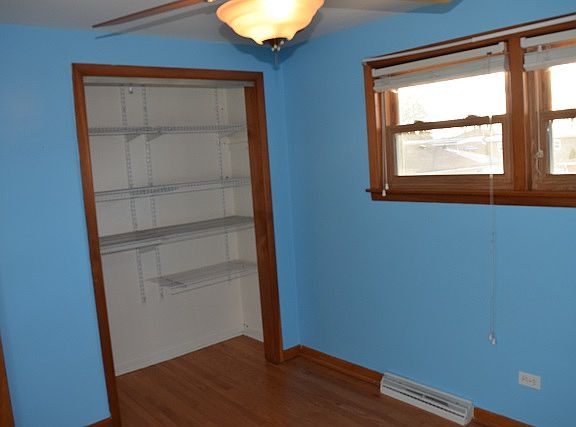 3rd image of 10516 S Tripp Ave