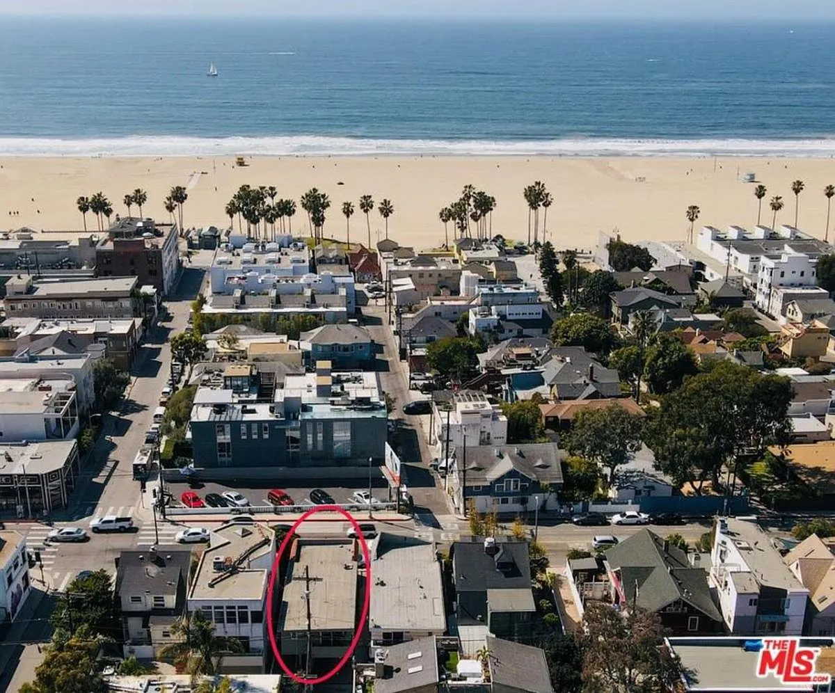818 Pacific Ave — Photo 2