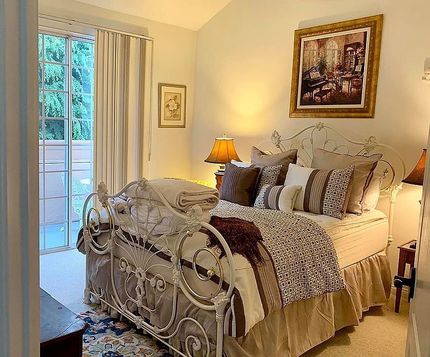 Complete Furnished Bedroom 