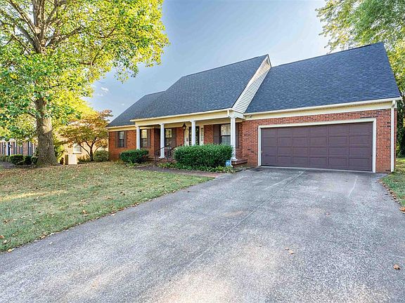 2nd image of 4620 Crescent Hill Dr