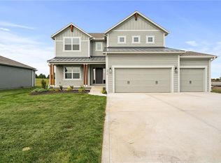 18904 Skyview Ln, Olathe, KS 66062