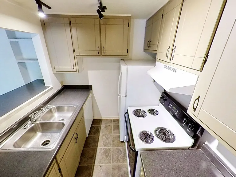 Kendal Court Apartments, 2 Bedroom, 1 Bathroom Apartments for Rent! — Photo 27