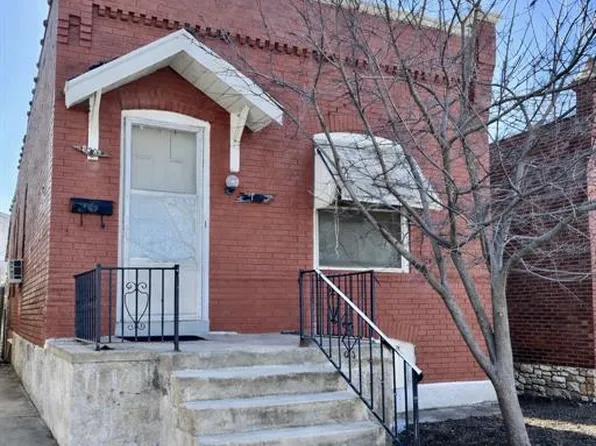 4176 Newport Ct, Saint Louis, MO 63116