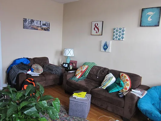 Rented by Realty 2000 Corp | media 6