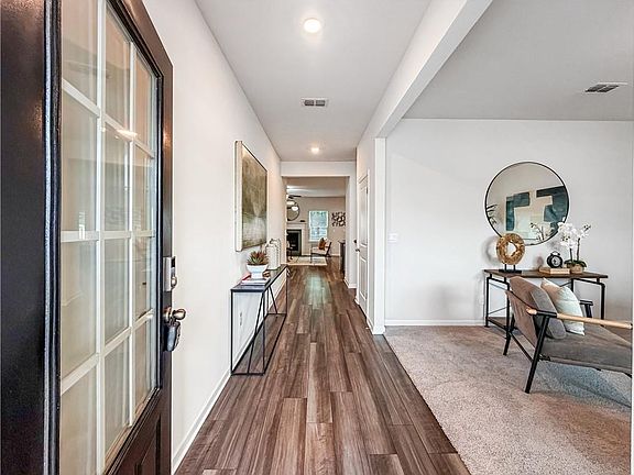 5th image of 5836 Hackberry Ln