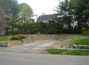2nd image of 8 Bluebird Rd