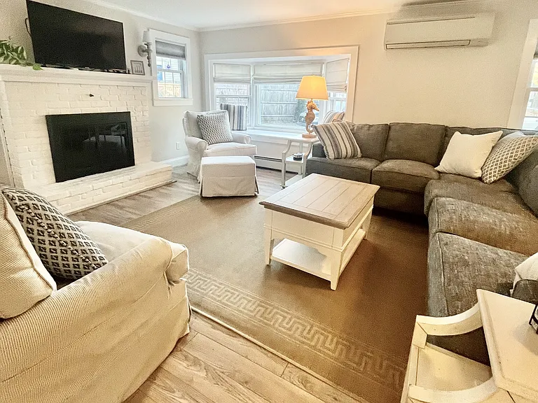 6 Richards Way — Photo 4