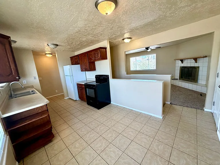 7349 W Gettysburg Dr — Photo 10