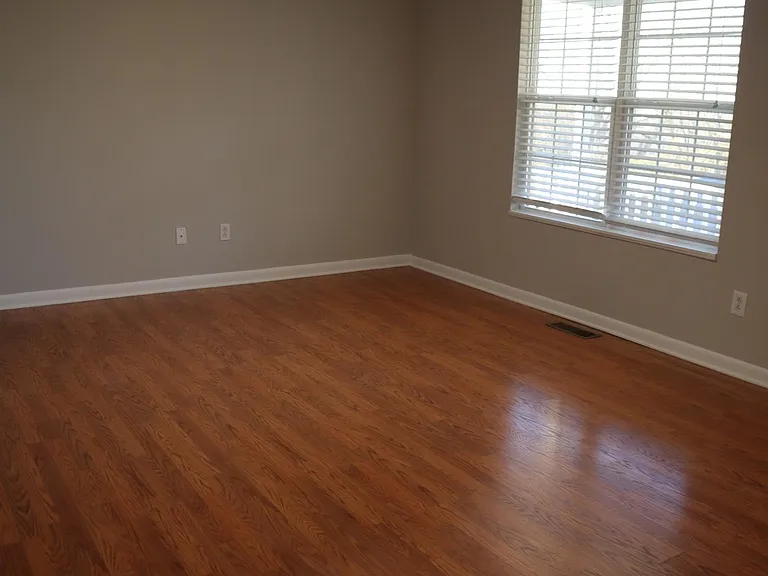 3312 Trevor St — Photo 4