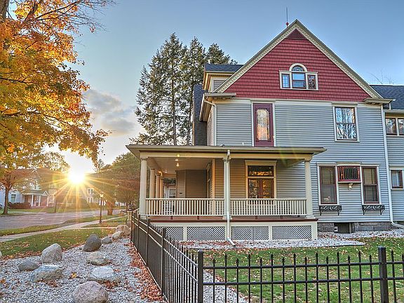 3rd image of 333 E Lovett St