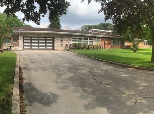 12021 S Winslow Rd, Palos Park, IL 60464