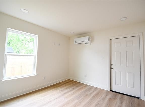 4th image of 2311 Saint Anthony St #1B