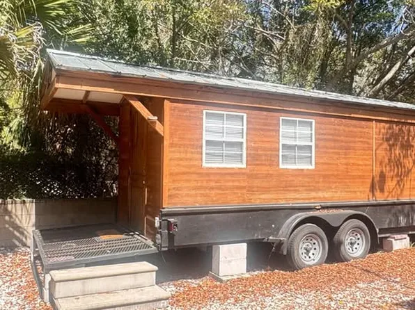 300 Hibiscus Dr, Sanford, FL 32773