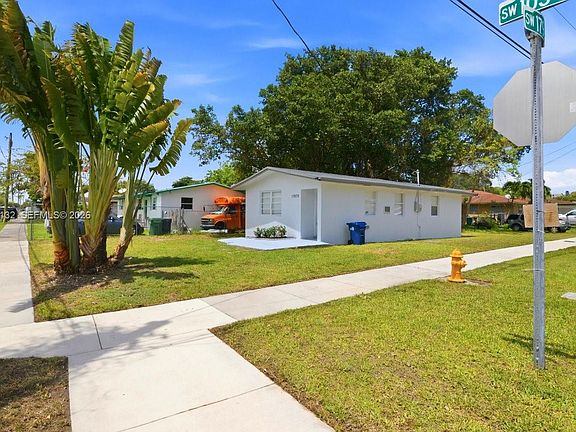 2nd image of 17875 SW 103rd Ave