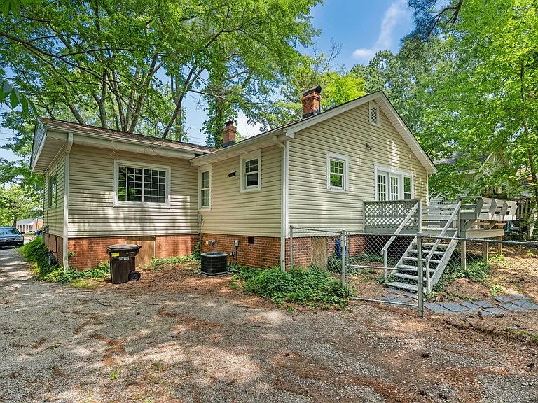 2921 Chapel Hill Rd — Photo 11