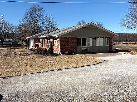 3rd image of 15303 E 440th Rd