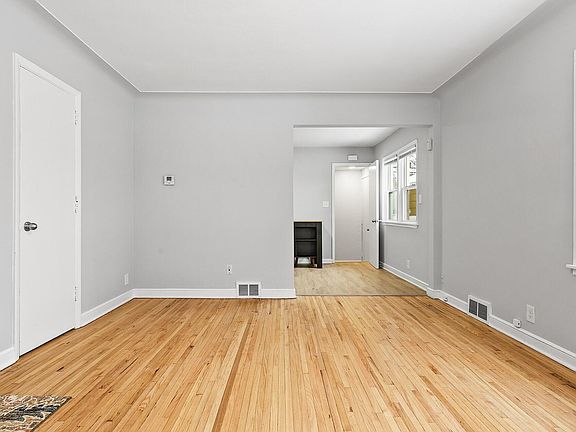 4th image of 4011 Bloomington Ave #4011