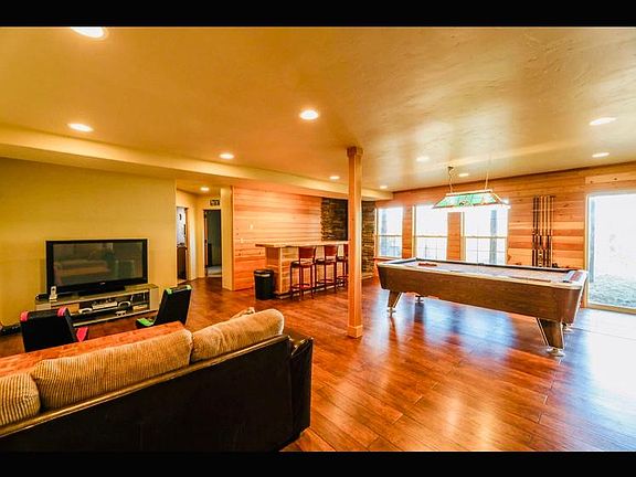 Beautiful & spacious Great Room ,with Views!