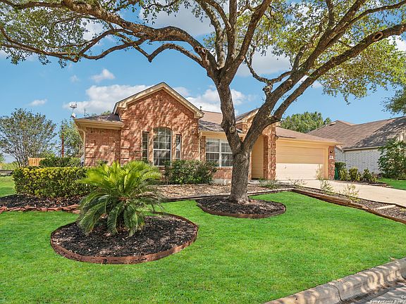 3rd image of 1117 Rivertree Dr.