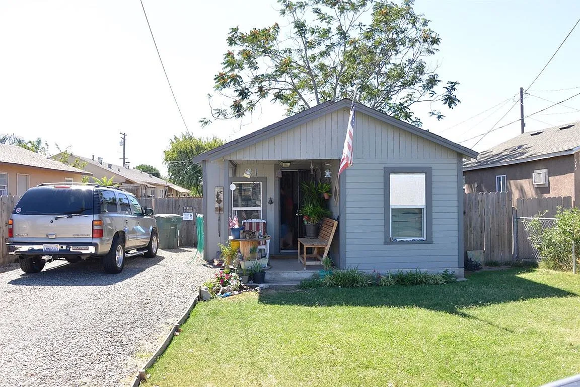 4525 Elm St photo 1