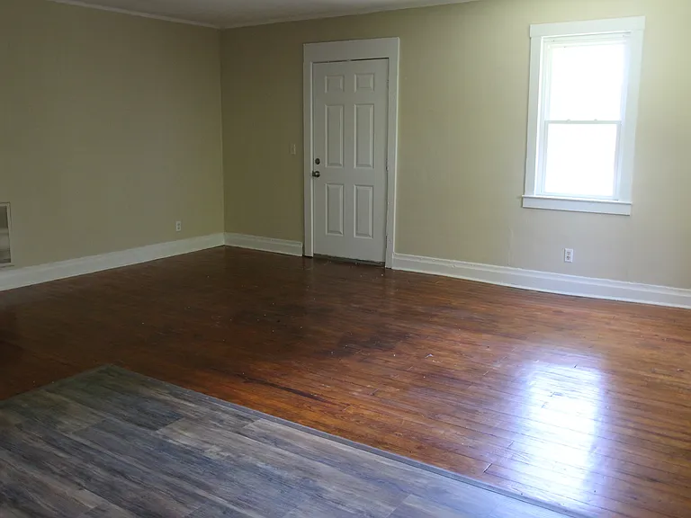 115 Main St #B — Photo 2