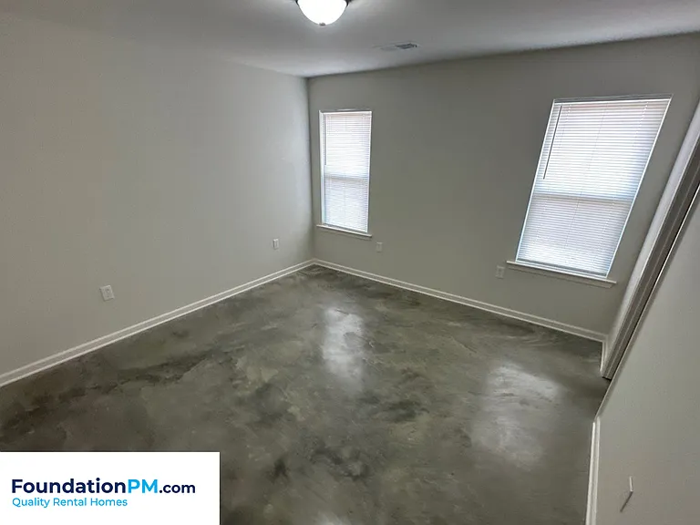 2504 Sl Henry St — Photo 17